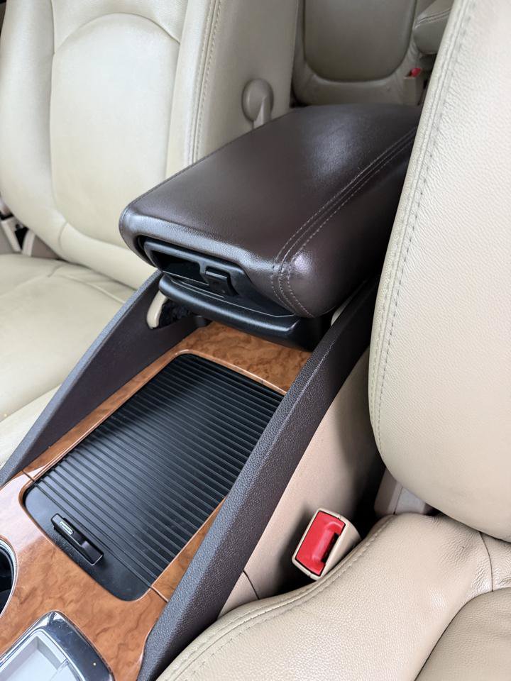 Used 2010 Buick Enclave CX FWD image 14
