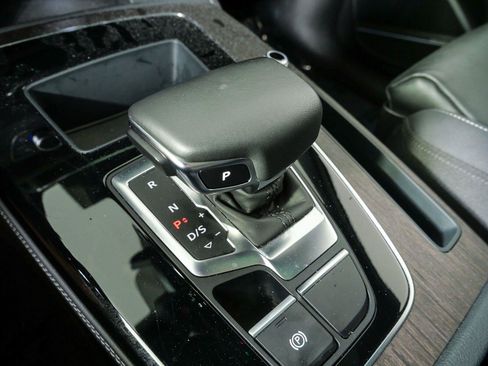 Used 2023 Audi Q5 2.0T Premium Plus w/ Premium Plus Package AWD/4WD image 17