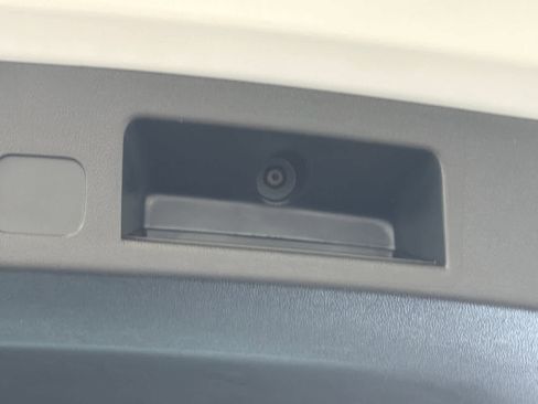 Used 2025 Chevrolet Equinox LT FWD image 8