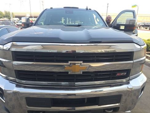 Used 2015 Chevrolet Silverado 2500 LTZ w/ Duramax Plus Package AWD/4WD image 2