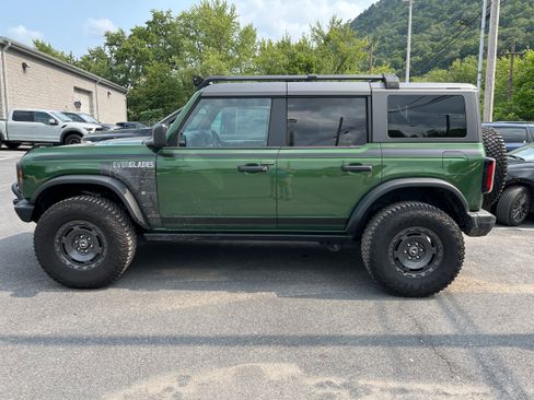 Used 2024 Ford Bronco Everglades AWD/4WD image 3
