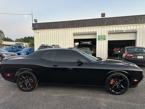 Used 2020 Dodge Challenger SXT w/ Blacktop Package image 4