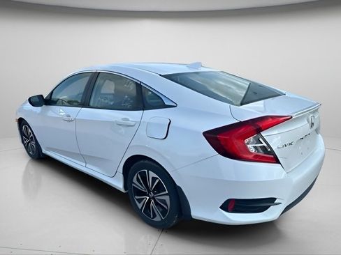 Used 2018 Honda Civic EX-T image 8