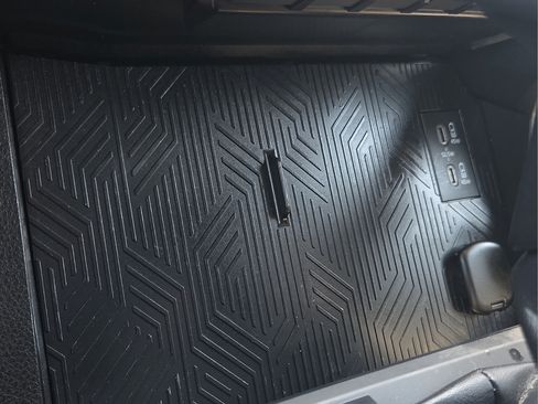 Certified 2024 Toyota Tacoma TRD Off-Road AWD/4WD image 21