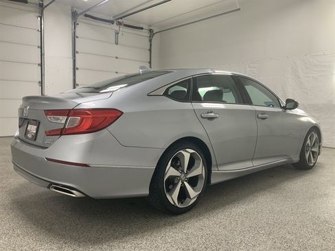 Used 2019 Honda Accord Touring image 5