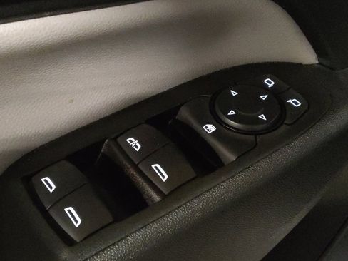 Used 2021 Chevrolet Equinox LS image 27