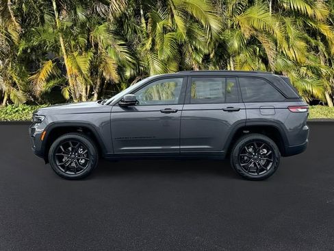 New 2025 Jeep Grand Cherokee Limited image 2