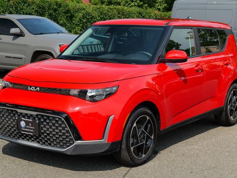 Used 2023 Kia Soul EX FWD image 3