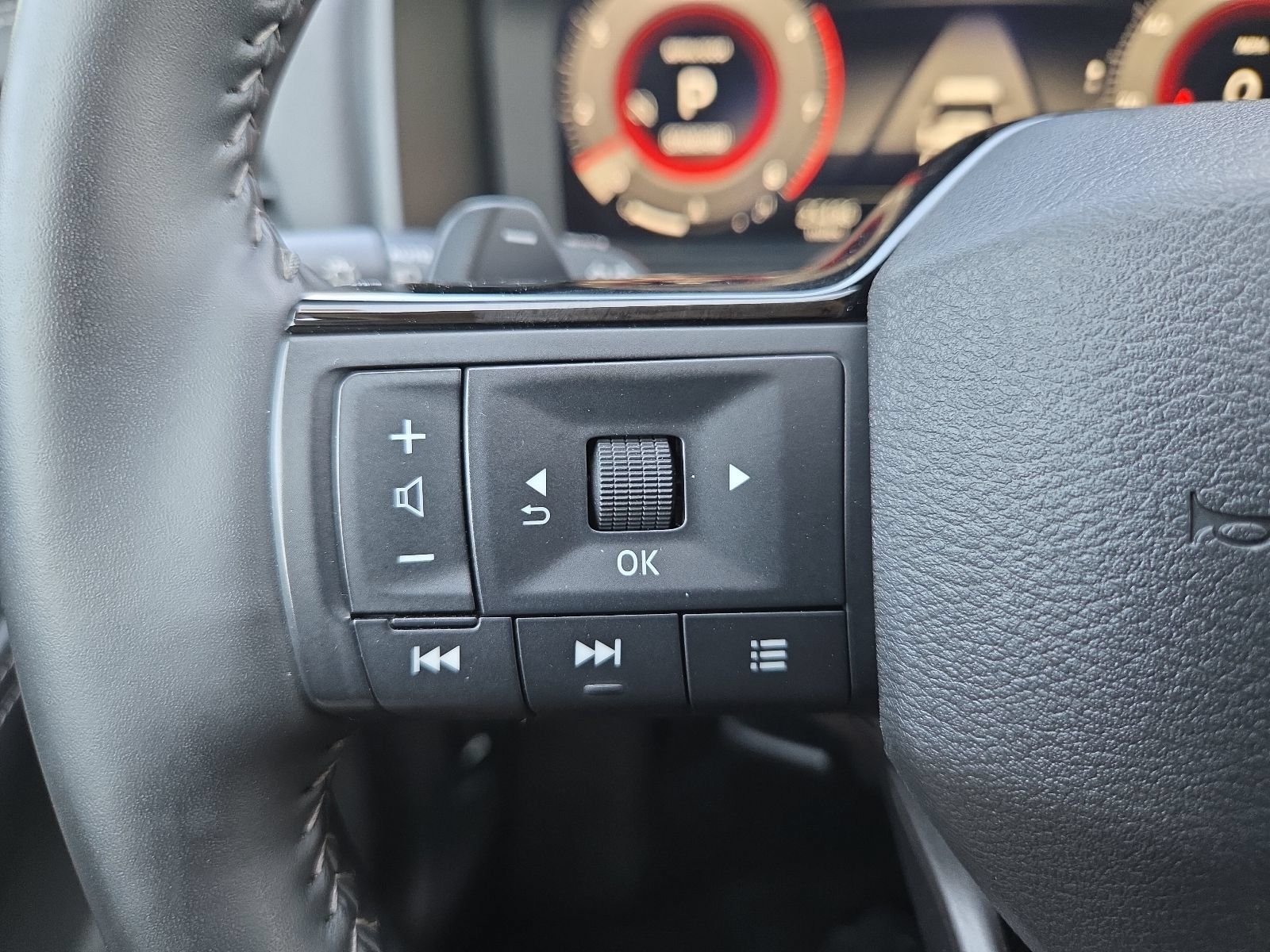 Used 2026 Nissan Rogue SL FWD image 19
