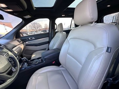 Used 2019 Ford Explorer XLT w/ Equipment Group 202A image 19