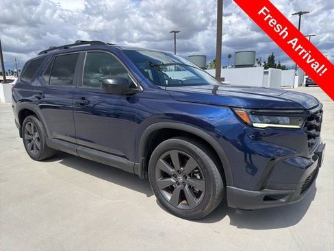 Used 2023 Honda Pilot Sport image 1