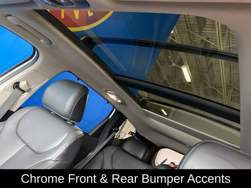 Used 2023 Hyundai Santa Fe SEL w/ Premium Package image 15