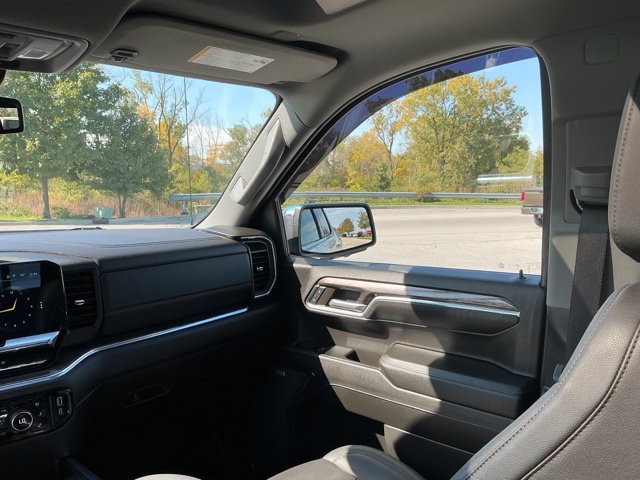 Used 2024 Chevrolet Silverado 1500 LTZ w/ LTZ Convenience Package II AWD/4WD image 29