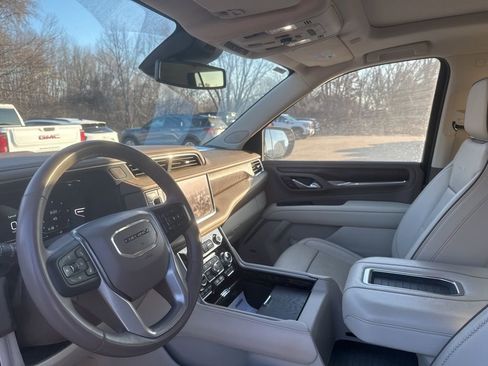 Certified 2023 GMC Yukon Denali image 17