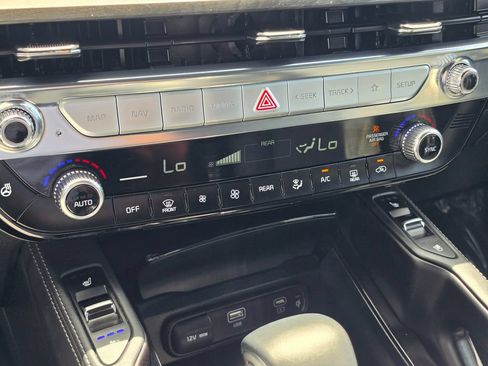 Certified 2025 Kia Telluride SX Prestige X-Pro AWD/4WD image 29