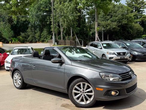 Used 2012 Volkswagen Eos Komfort FWD image 2