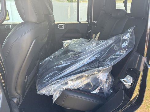 New 2026 Jeep Gladiator Rubicon AWD/4WD image 10