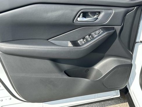 New 2026 Nissan Rogue SV AWD/4WD image 18