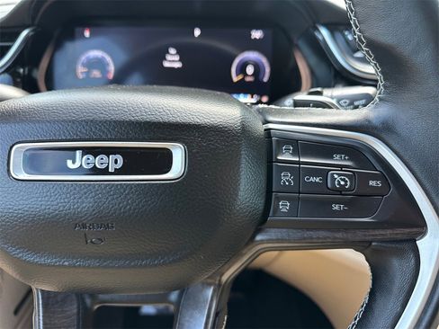 Used 2022 Jeep Grand Cherokee L Limited image 23