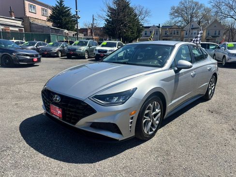 Used 2020 Hyundai Sonata SEL w/ Convenience Package FWD image 2