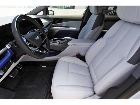 New 2027 Cadillac Optiq Luxury AWD/4WD image 6