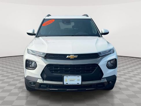 Used 2023 Chevrolet TrailBlazer ACTIV w/ Convenience Package AWD/4WD image 2