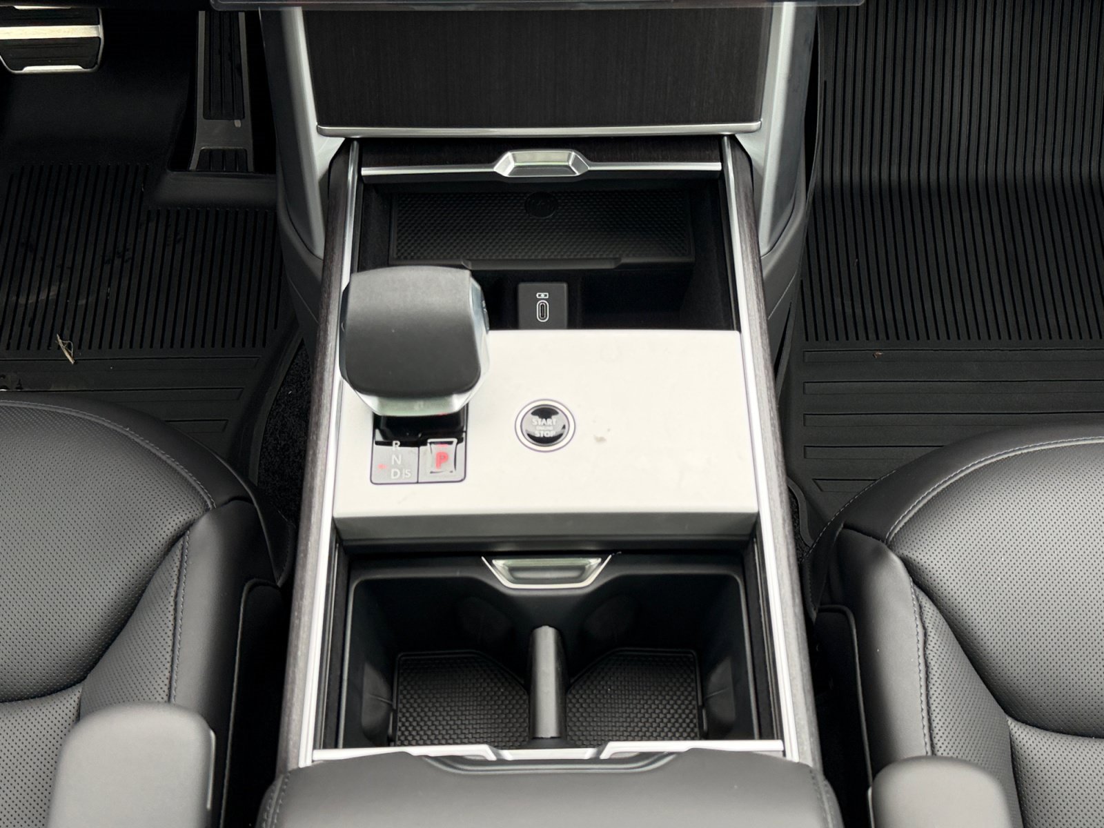 New 2026 Land Rover Range Rover SE AWD/4WD image 15