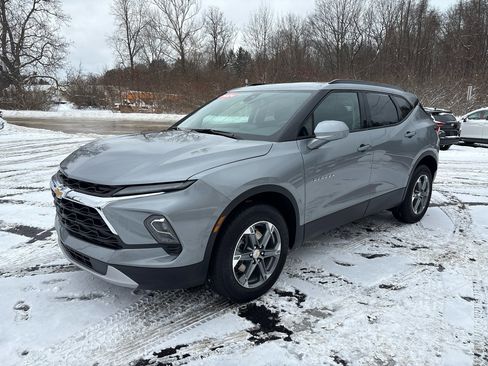 Used 2024 Chevrolet Blazer LT w/ Convenience Package image 3