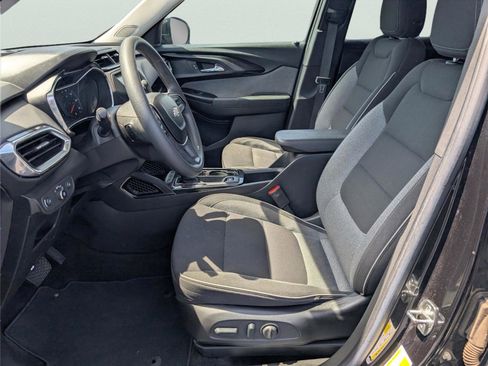 Used 2023 Chevrolet TrailBlazer LT image 9