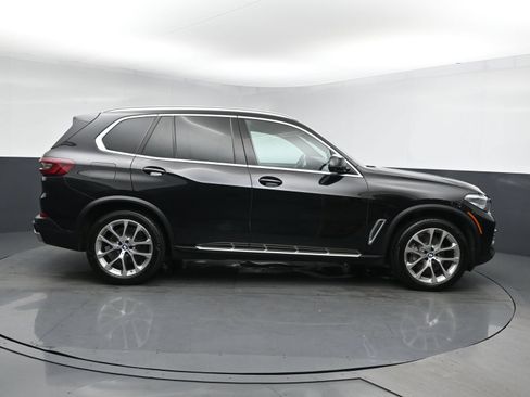 Used 2021 BMW X5 xDrive40i w/ Premium Package AWD/4WD image 3