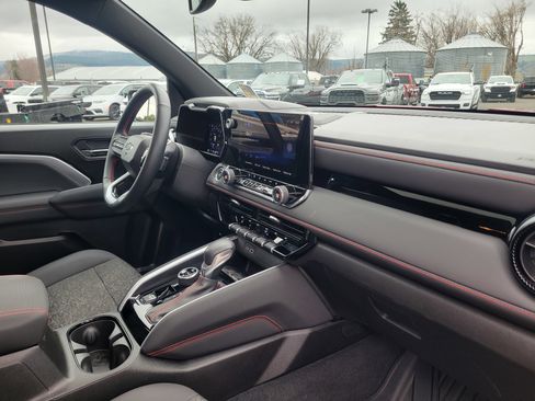 Used 2024 Chevrolet Colorado Z71 w/ Z71 Convenience Package 2 image 21