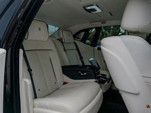 Used 2024 Rolls-Royce Phantom Sedan image 58