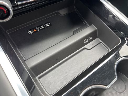 Used 2025 Chevrolet Suburban RST w/ Comfort Package image 37