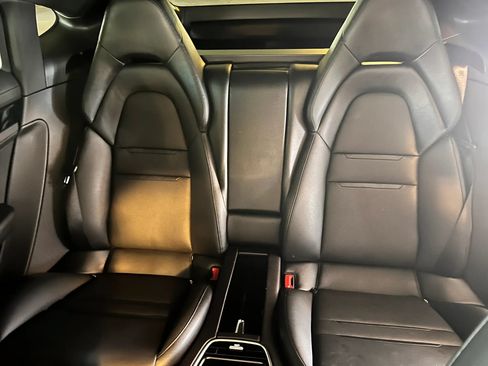 Used 2018 Porsche Panamera image 26