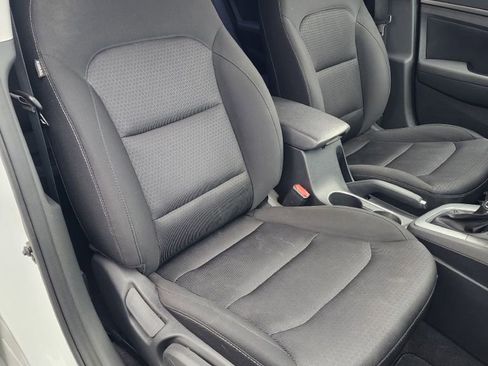 Used 2018 Hyundai Elantra Value Edition image 6