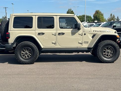 Used 2022 Jeep Wrangler Unlimited Rubicon w/ Trailer Tow Package AWD/4WD image 3