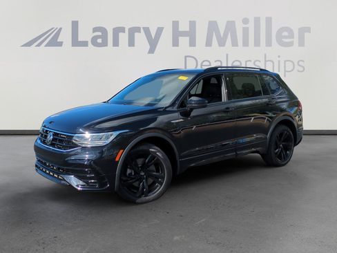 Used 2023 Volkswagen Tiguan SE R-Line image 1