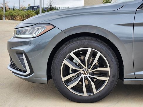 New 2026 Volkswagen Jetta SE image 5