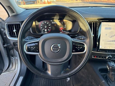 Used 2018 Volvo S90 T5 Momentum w/ Convenience Package image 13