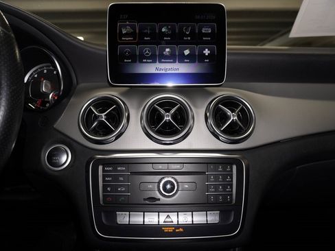 Used 2018 Mercedes-Benz GLA 250 image 21