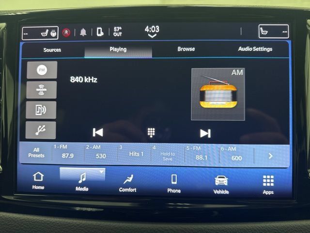 Used 2023 Chrysler Pacifica Touring-L FWD image 15