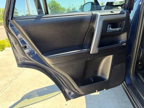 Used 2016 Toyota 4Runner SR5 AWD/4WD image 14