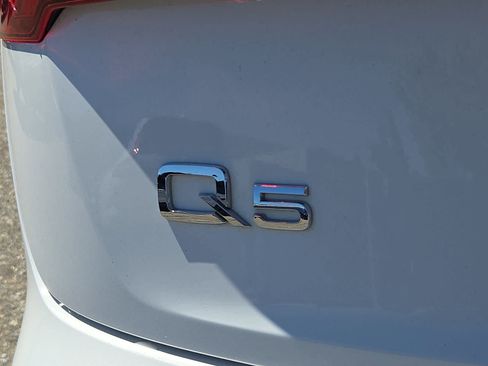 Used 2019 Audi Q5 2.0T Premium w/ Convenience Package AWD/4WD image 30