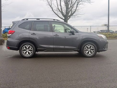 Certified 2023 Subaru Forester Premium image 8