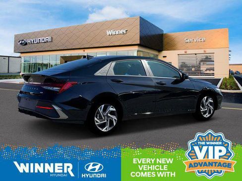 New 2025 Hyundai Elantra SEL image 8