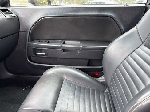 Used 2010 Dodge Challenger SE image 17
