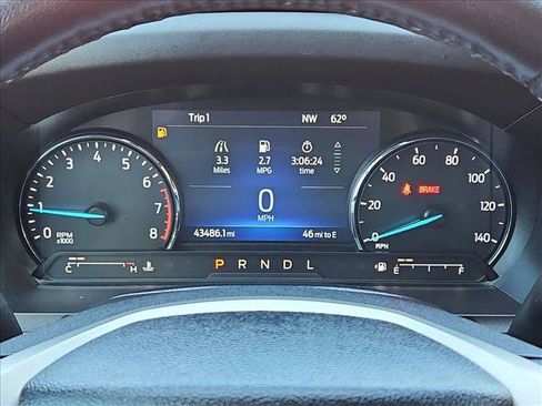 Used 2022 Ford Explorer XLT image 11