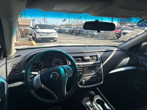 Used 2018 Nissan Altima 2.5 S image 11