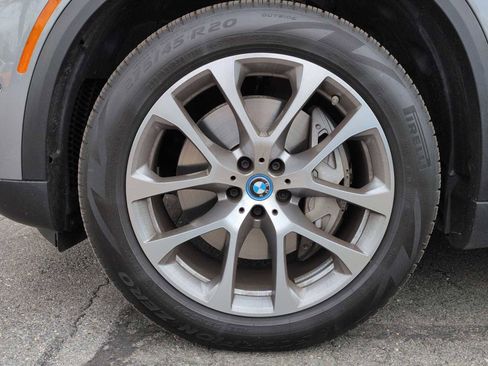 Used 2025 BMW X5 xDrive50e w/ Executive Package image 14