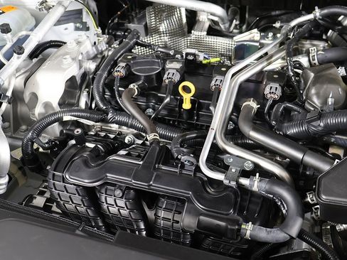 New 2025 Mitsubishi Outlander SE image 18